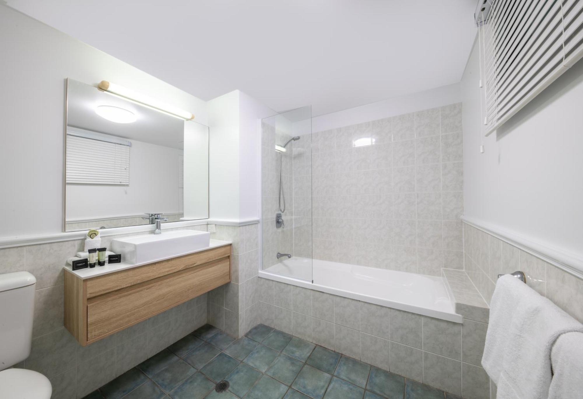 At Water'S Edge Resort Airlie Beach Exterior photo